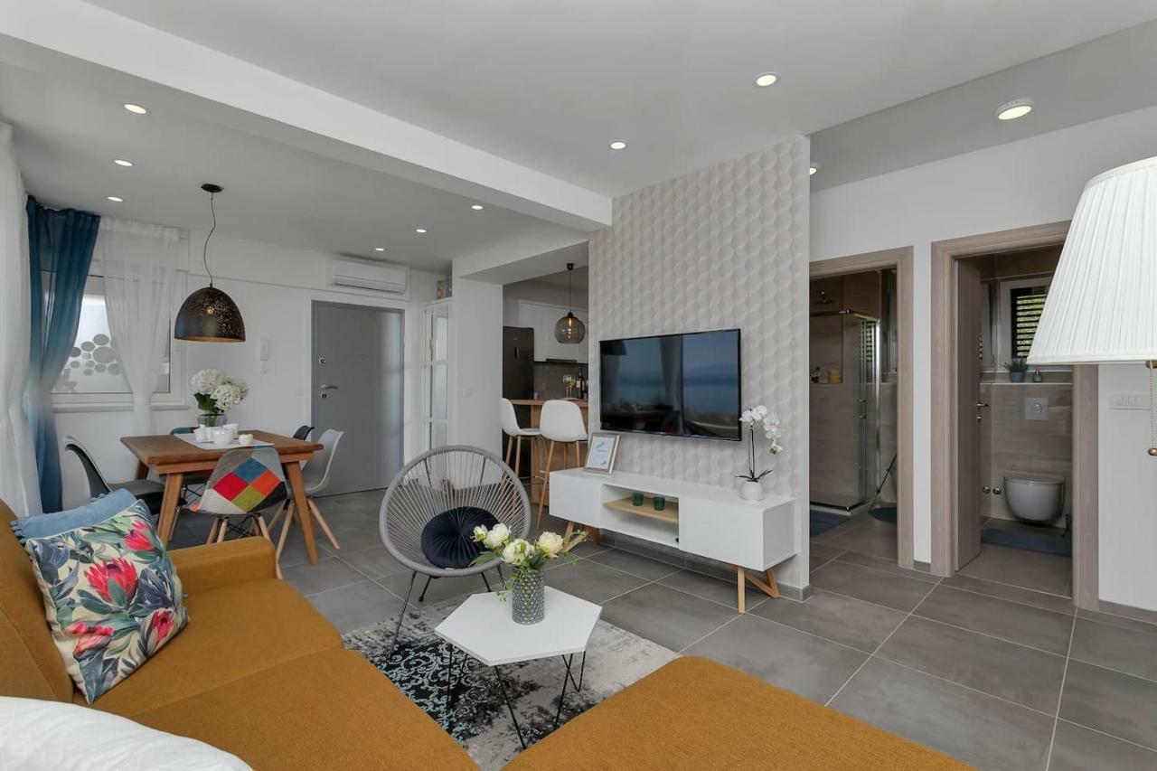 Charming Apartment Tissa With Sea View Makarska Eksteriør bilde