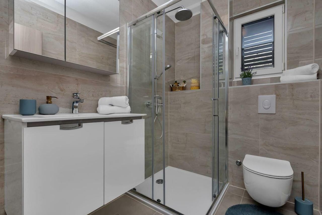 Charming Apartment Tissa With Sea View Makarska Eksteriør bilde