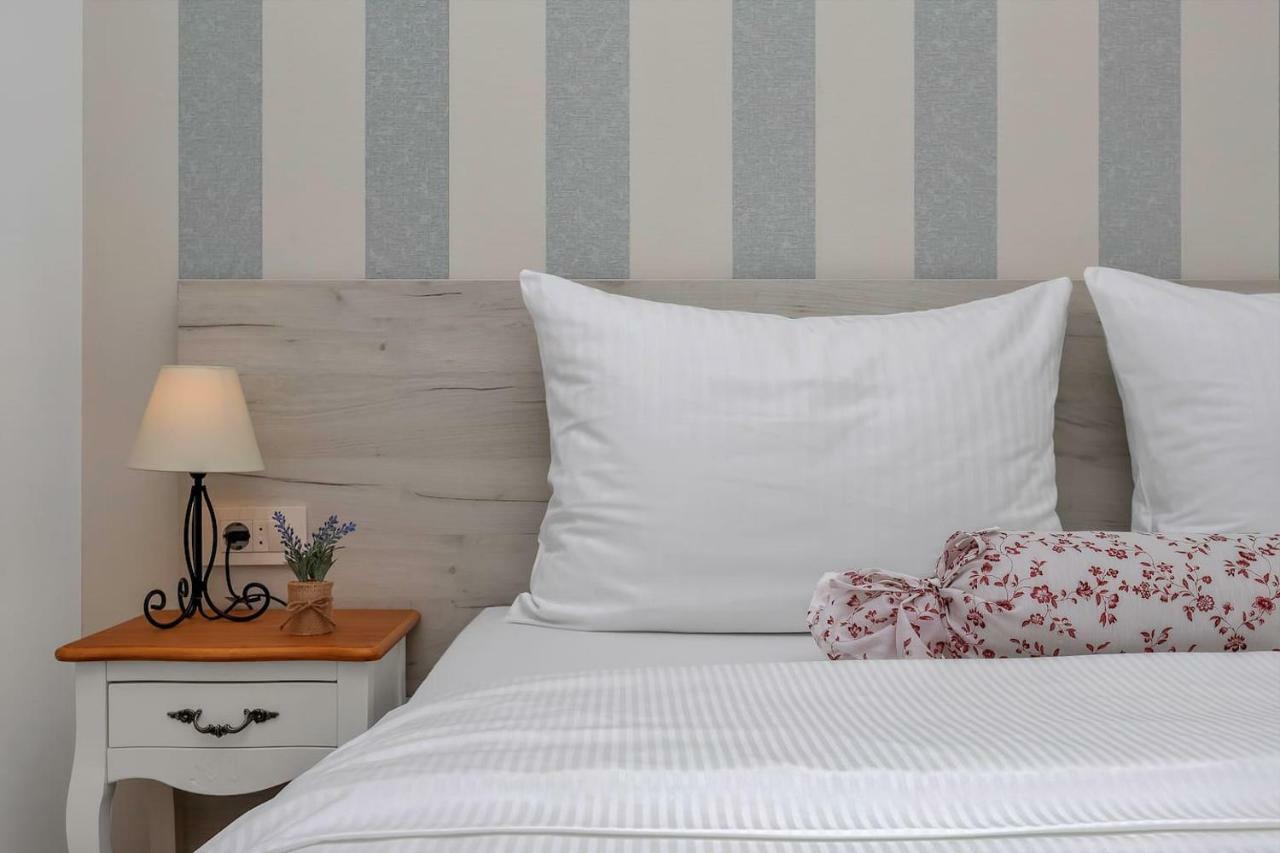 Charming Apartment Tissa With Sea View Makarska Eksteriør bilde