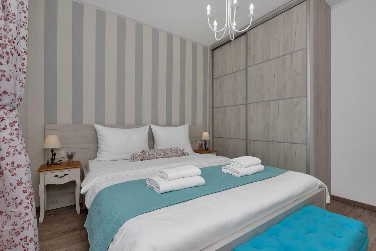 Charming Apartment Tissa With Sea View Makarska Eksteriør bilde