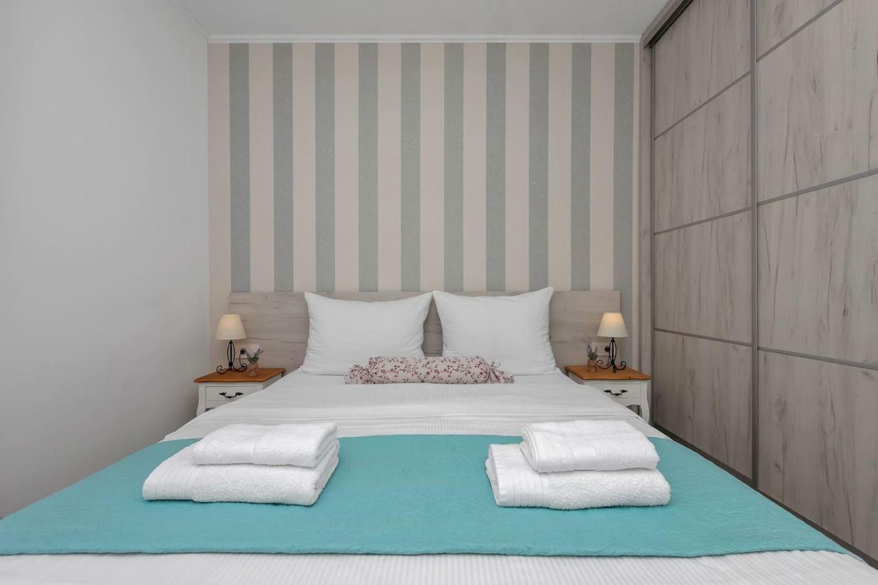 Charming Apartment Tissa With Sea View Makarska Eksteriør bilde